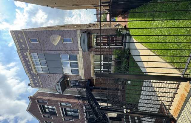2155 W Warren Boulevard photos photos