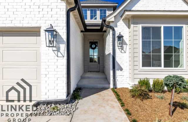 Luxury New-Build Home Near Bixby & Jenks Gallery 3