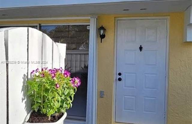 6840 SW 45th Ln - 6840 Southwest 45th Lane, Glenvar Heights, FL 33155