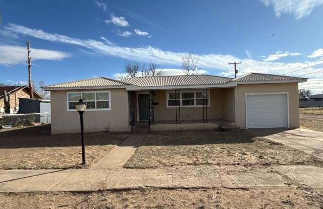 303 West 16th Street - 303 West 16th Street, Portales, NM 88130