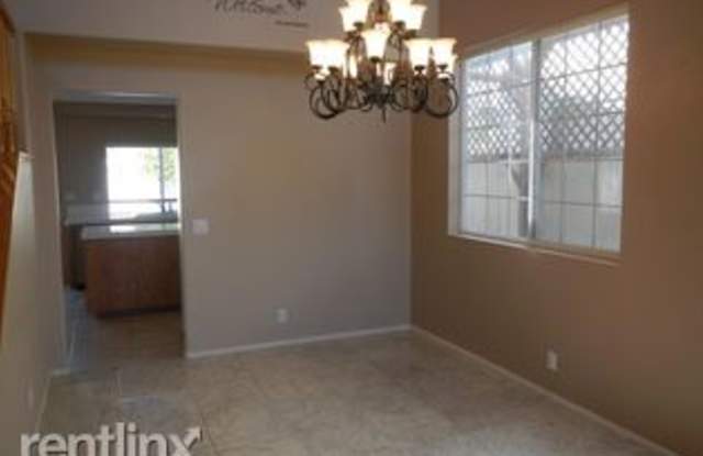 1317 Somerset Ct Gallery 4