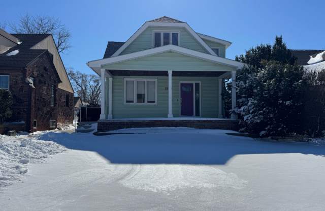 Charming Home For Rent Near UNO  Aksarben photos photos