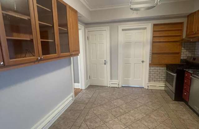 180 Clinton B Fiske Avenue Gallery 4