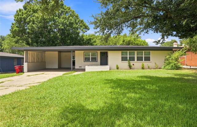 1411 W Shields Drive Gallery 1