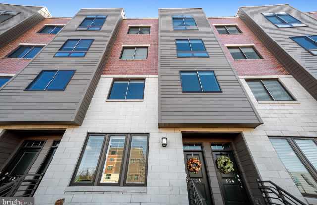 605 LAKEVIEW COURT Gallery 3