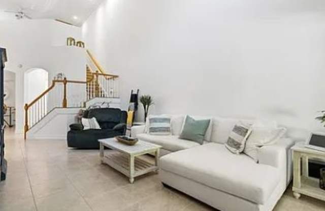 1945 Bridgepointe Circle Gallery 4