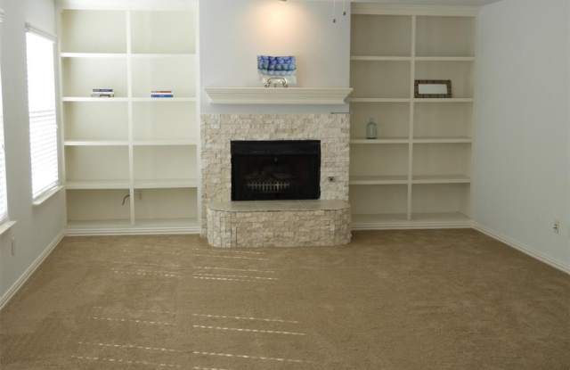 2102 Oleander Way Gallery 3
