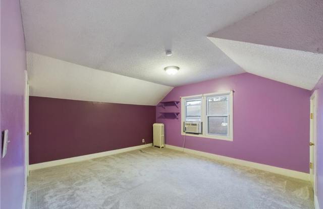 6 Bedroom House Available Near Concordia University! Gallery 3