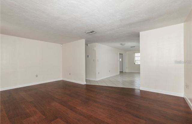 7015 CHERRY LAUREL DRIVE Gallery 3
