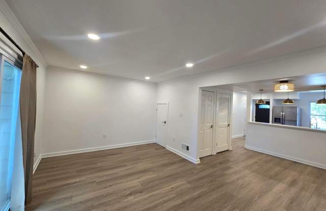 8760 STONERIDGE Drive Gallery 4