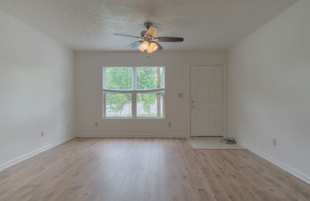 Renovated 3-Bedroom, 2-Bath Duplex on Giles Rd Gallery 4