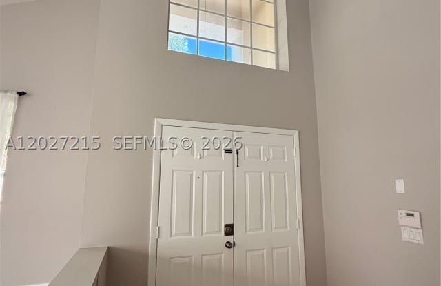 300 Cameron Dr Gallery 2