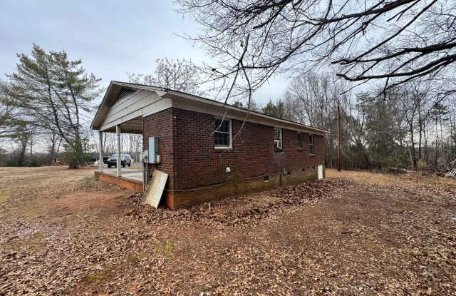 2 bedroom / 1 office / 1 bathroom in Shelby, NC photos photos
