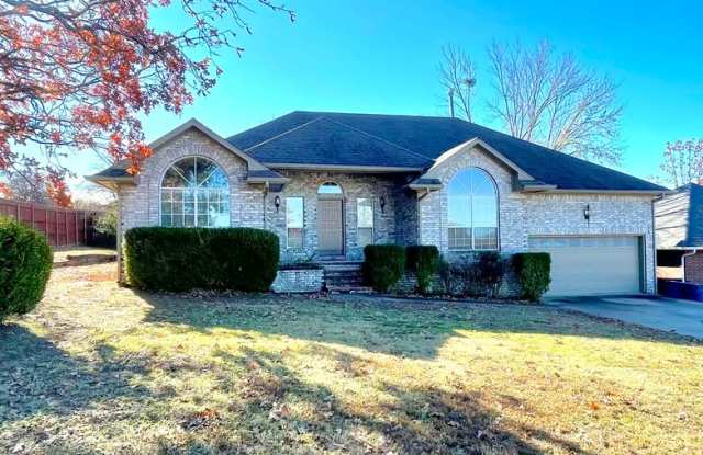 Well-maintained 3-bedroom, 2-bath home in a quiet McAlester neighborhood! photos photos