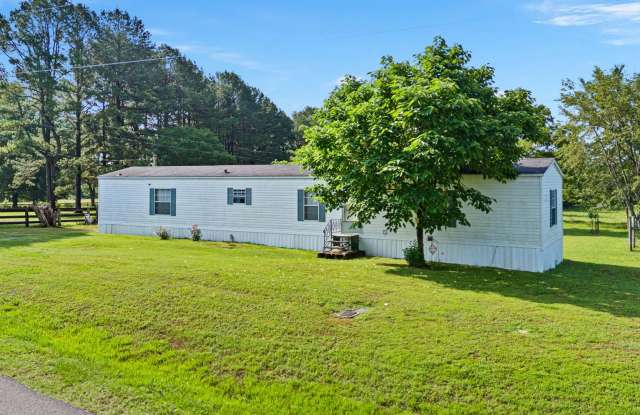Introducing a charming 3-bedroom, 2-bathroom house located in the outskirts of Russellville, AR - 375 Hlass Road, Pottsville, AR 72802
