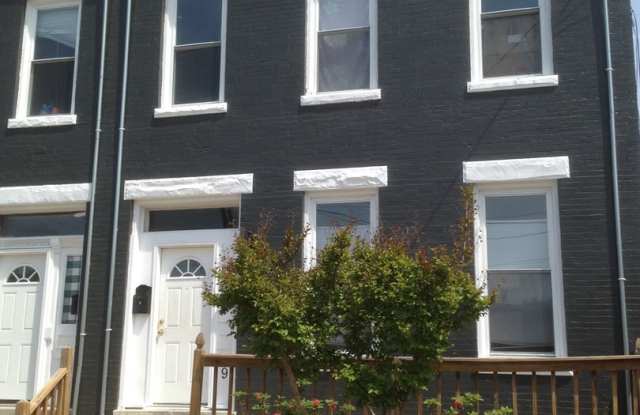 SPACIOUS 4BR/2BA ROW HOUSE CLOSE TO VCU! 9 S ALLEN AVE Available in August - 9 South Allen Avenue, Richmond, VA 23220