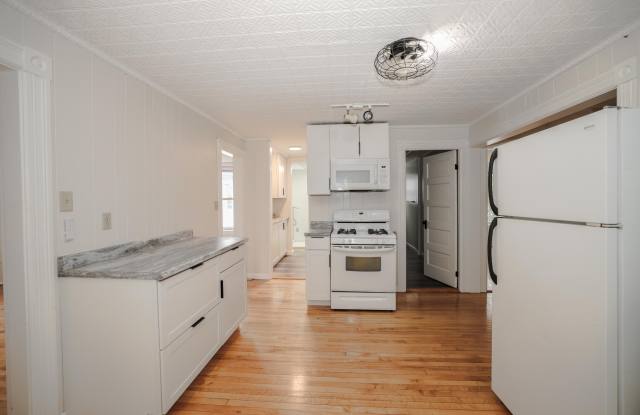 564 Rockland Avenue Gallery 4