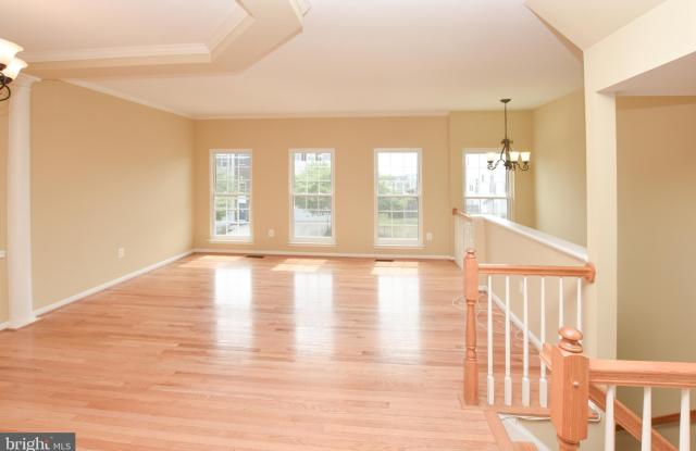 18489 SIERRA SPRINGS SQUARE Gallery 3
