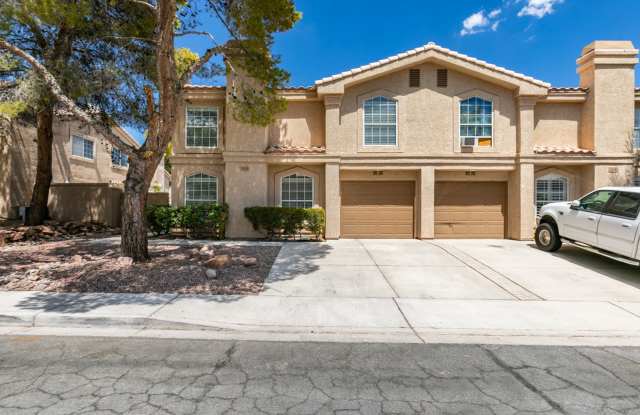 Beautifully upgraded 3-bedroom Green Valley townhome with stylish designer finishes Gallery 1