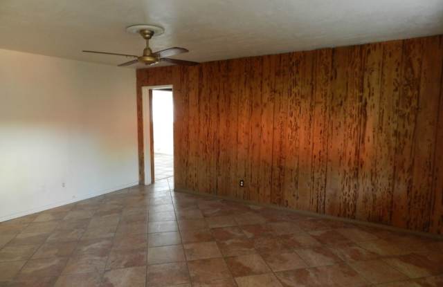 8610 Ellsworth Ln. - Ellsworth Gallery 3