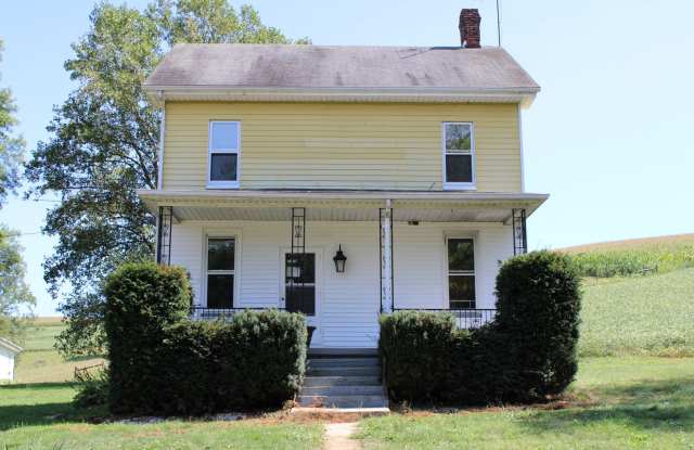 Charming 3 Bedroom Farmhouse in Springfield Township! - 941 Raver Lane, York County, PA 17327