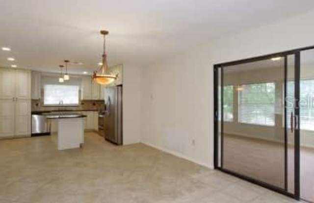 1448 ERROL PARKWAY Gallery 3