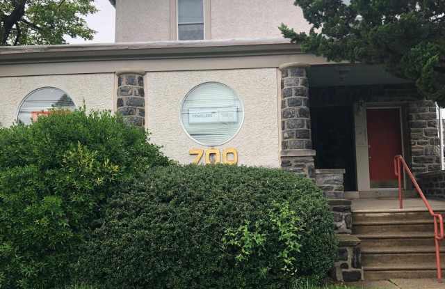 700 DARBY Road photos photos