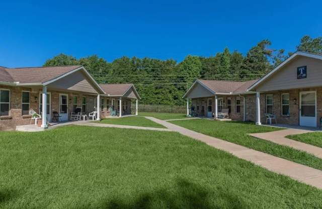Summit at Pine Lake Estates - Senior Housing Gallery 4