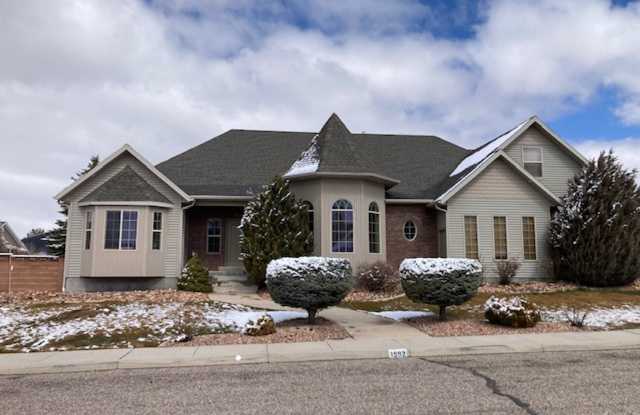 Charming Home - 1992 West 775 South, Cedar City, UT 84720