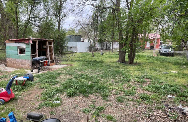 Beautiful 3 bed bed 1 bath make ready home is available! Gallery 4