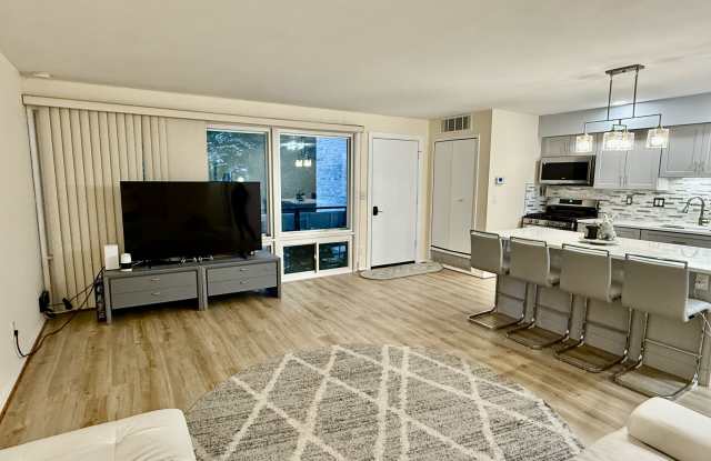 7537 Spring Lake Drive Gallery 3