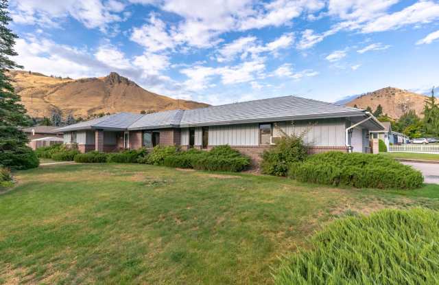 Single Floor Home! 3 bedroom, 3 bathrooms - RV/Boat parking photos photos