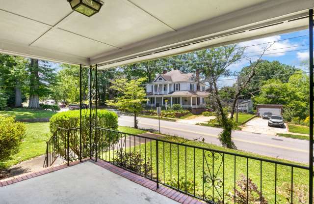 2 Bedroom Brick Ranch in Historic District of Wake Forest Gallery 2