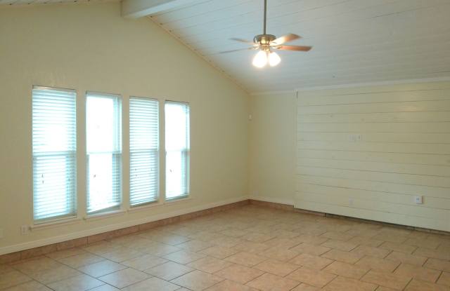 6306 Kristin - 3/Bed 2/Bath - $1995/month Gallery 4
