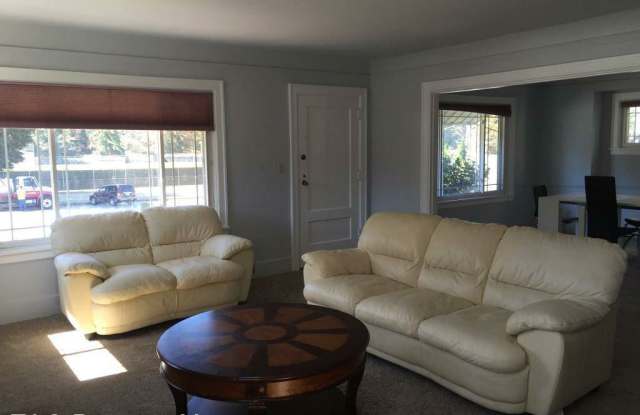 5102 Green Lake Way N Gallery 2