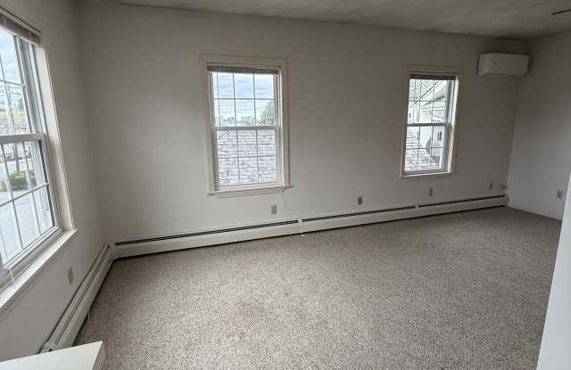 572 Main Street, Apt. #1 Gallery 4