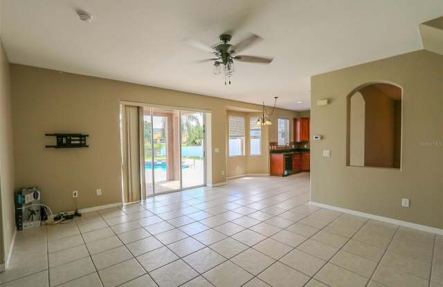 9018 PINEBREEZE Drive Gallery 3