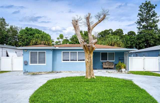 644 SW 7th Ct - 644 Southwest 7th Court, Hallandale Beach, FL 33009