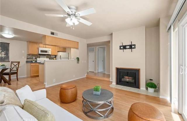 Freshly remodeled 1 bedroom apartment close to downtown photos photos