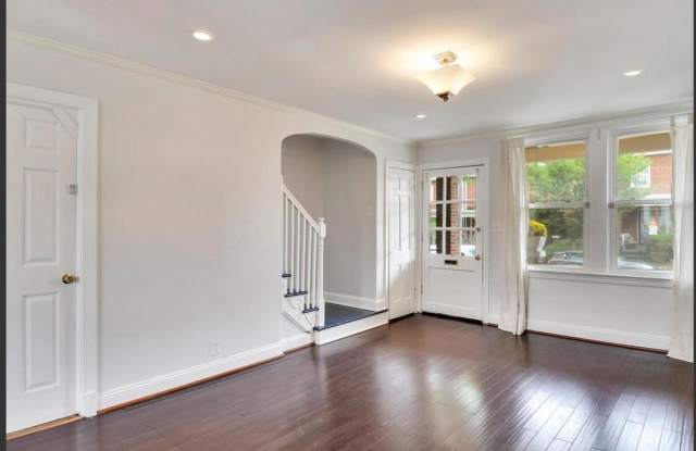 1729 LANG PLACE NE Gallery 3