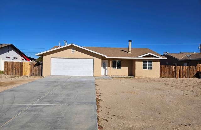 3 bedroom / 2 bathroom house for RENT! photos photos