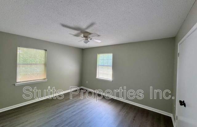 1825 Darby Drive photos photos