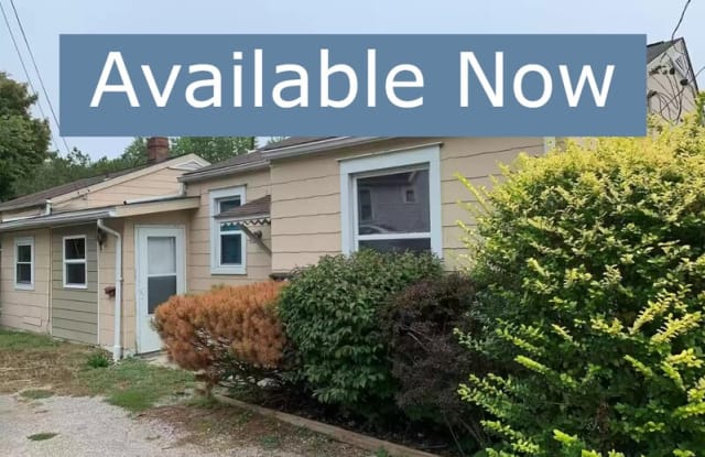 2105 E Main St - 2105 East Main Street, Belleville, IL 62221