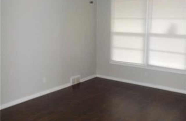2115 Forest Avenue Gallery 2