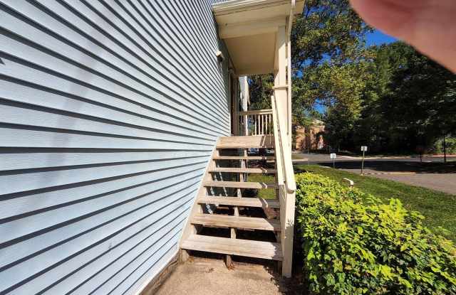203-B FERNWOOD Place photos photos