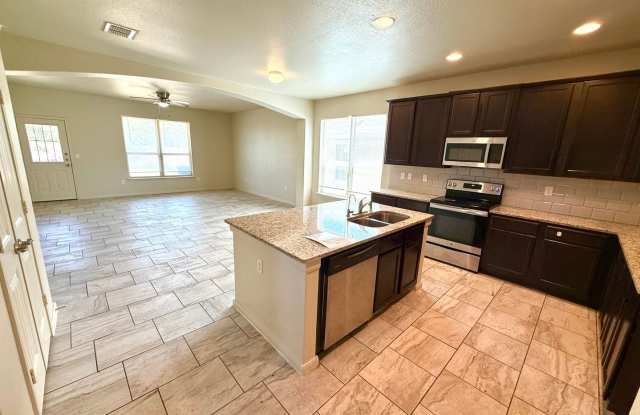 50% OFF FIRST FULL MONTH! 4BR Home | 2,306 SF | 2-Car Garage + Loft! Gallery 3
