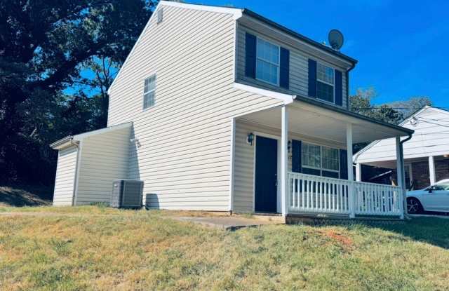 2BR/1BA Home in Linkhorne Gallery 1