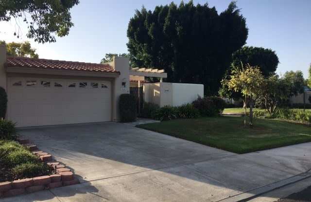 5439 Via Carrizo - 5439 Via Carrizo, Laguna Woods, CA 92637