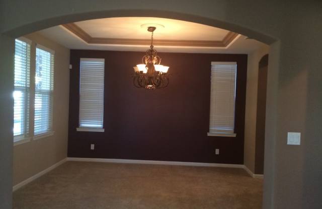 Beautiful Home in Quiet Roseville Neighborhood! Gallery 2
