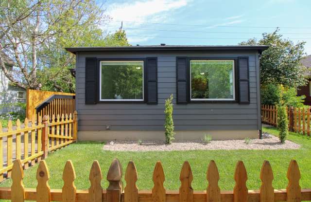 RENT SPECIAL: $500 Off First Full Month's Rent With One Year Lease! ~ Statesman 556 photos photos